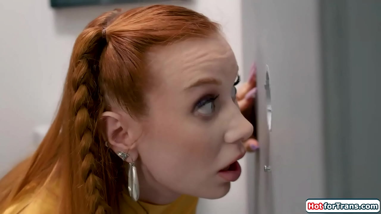 Busty redhead sucks and fucked by the two shemales Janie Blade and Kasey Kei fuck through restroom gloryhole.The babe facesits the barebacked tgirl