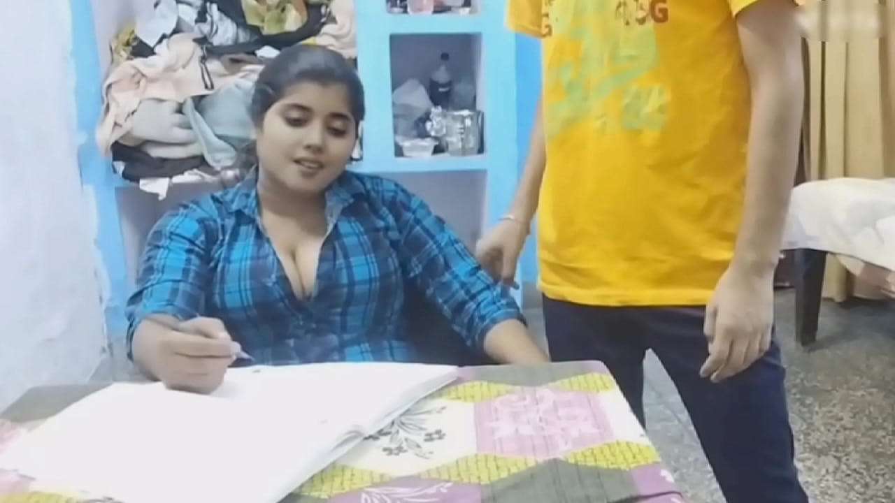 Wow your boobs so hot. मेरी गली की लड़की के चूचे बहुत मोटे हो गए हैं। xxxsoniya