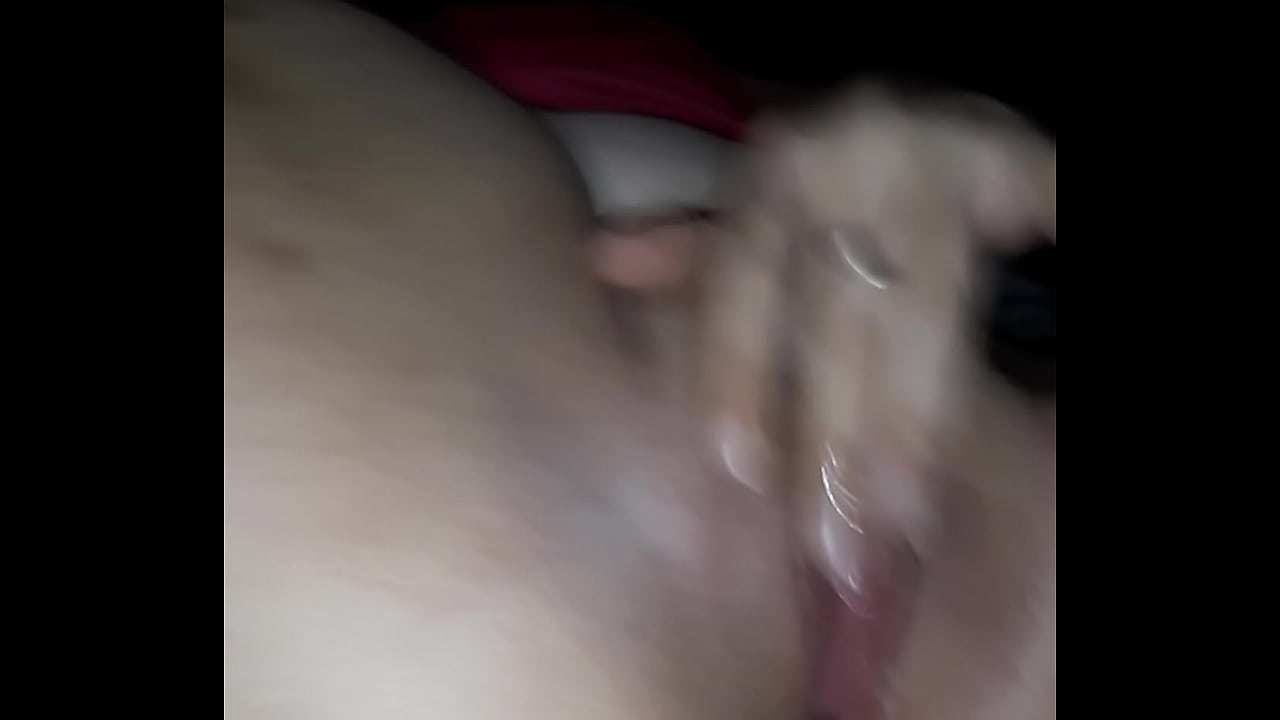 Pretty pussy cumming hard on BBC