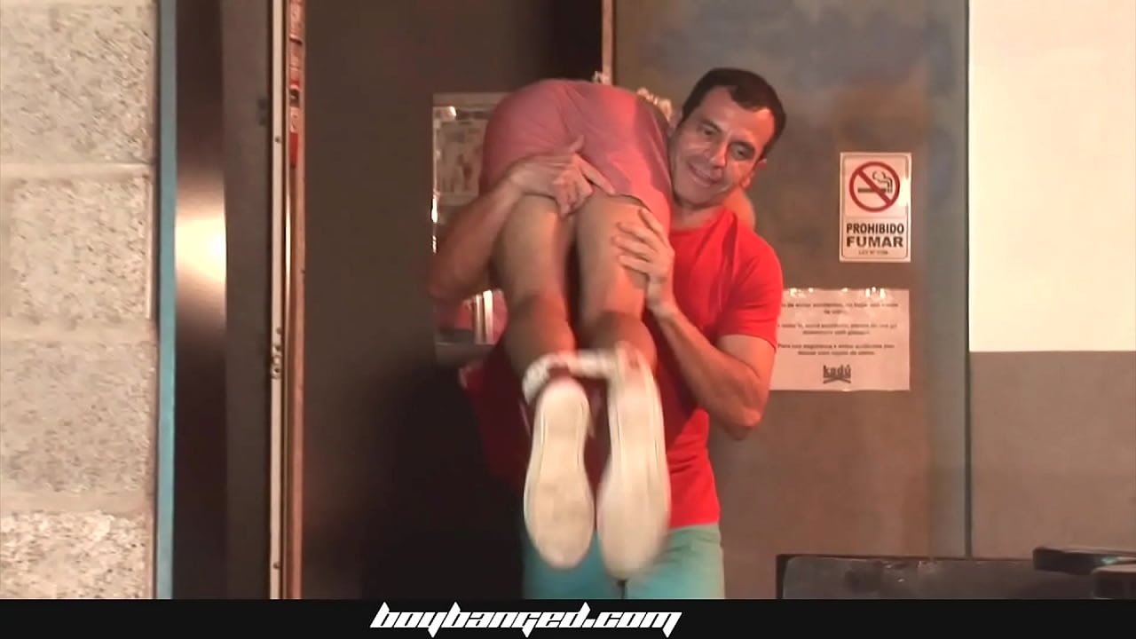 Older Daddy Gets A Blowjob From Hot Latin Boy