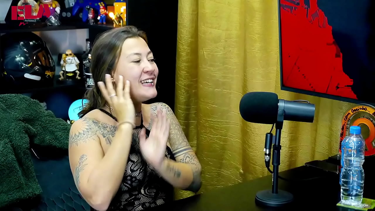 Damiana fez uma dança sensual bem gostosa, o Ruan fica de boca aberta e morrendo de tesão - Podcast Pápum no Barraco! - Ela Manda