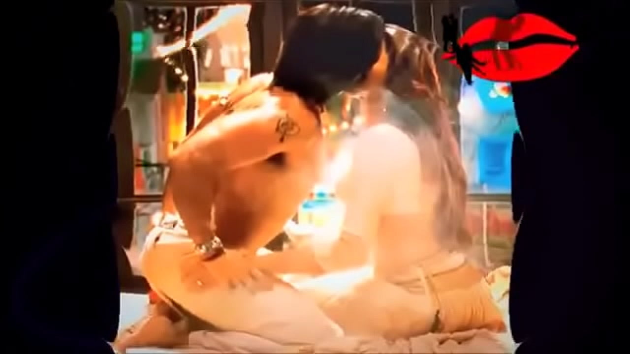 WapSung.com Deepika Padukone Hot Bed Scene Ranveer Singh