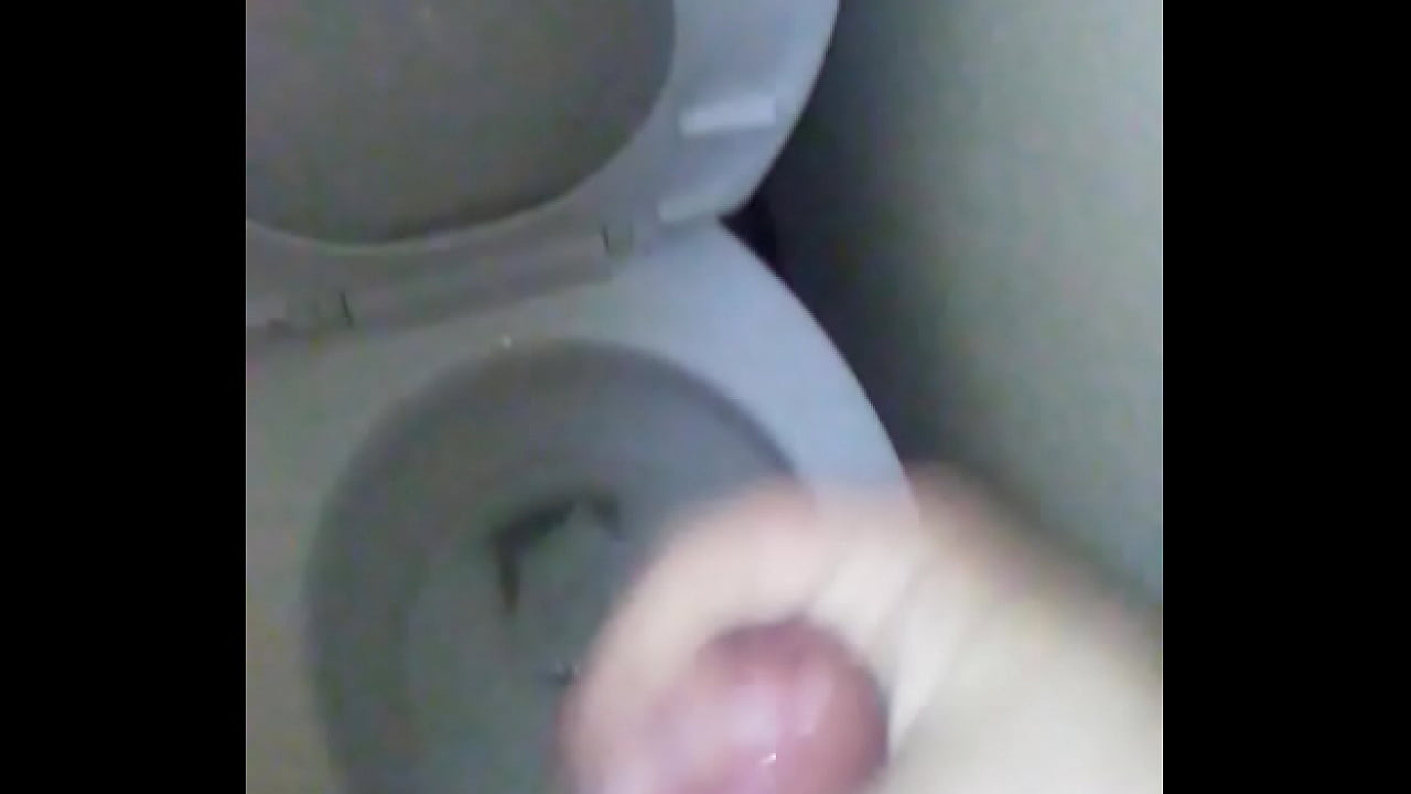 Straight Guy Cumming In the Toilet