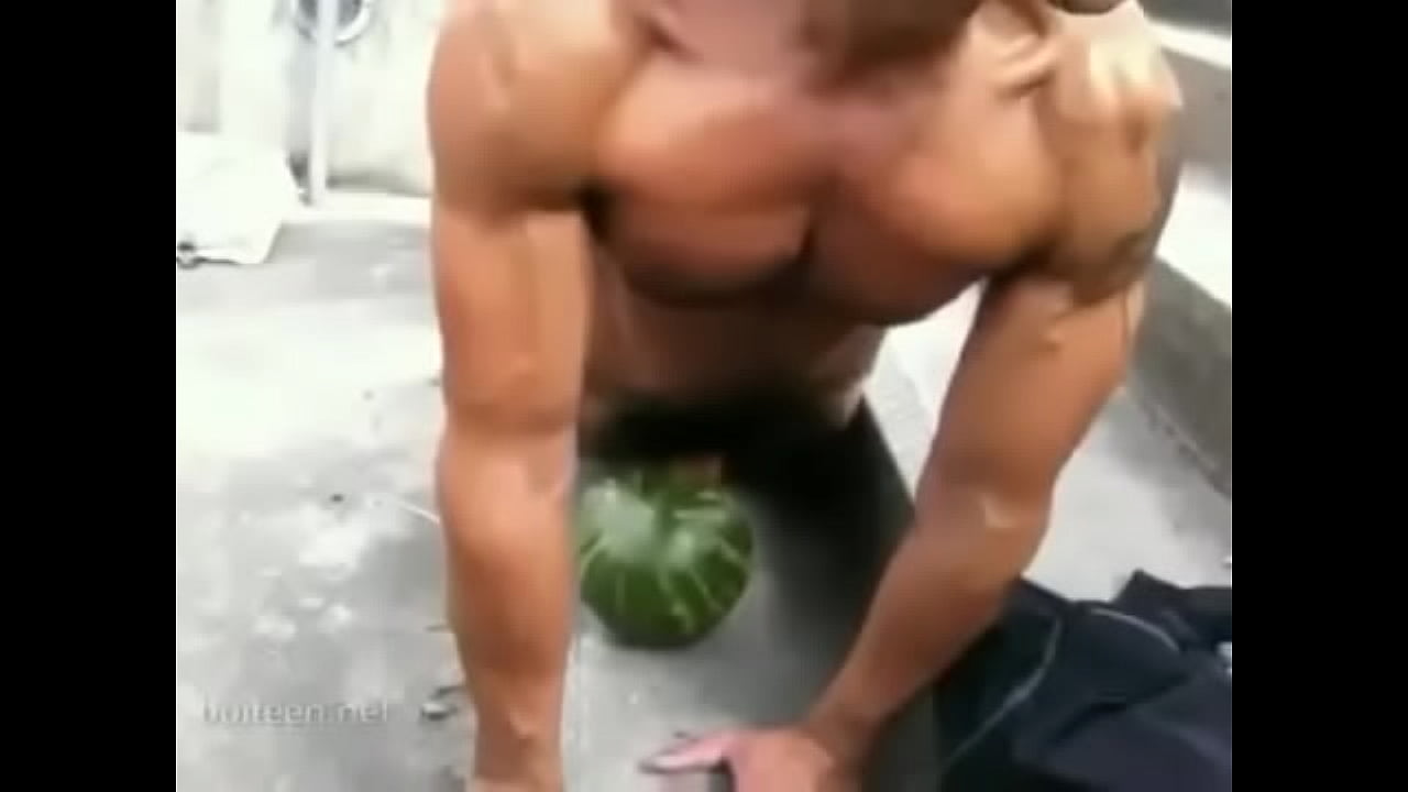 Musculoso moreno