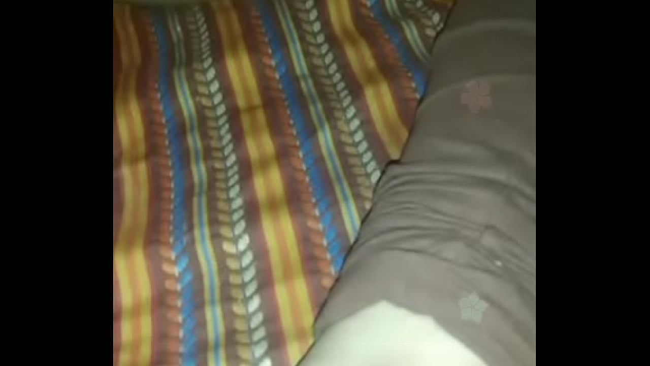indian husband showing her wife ass