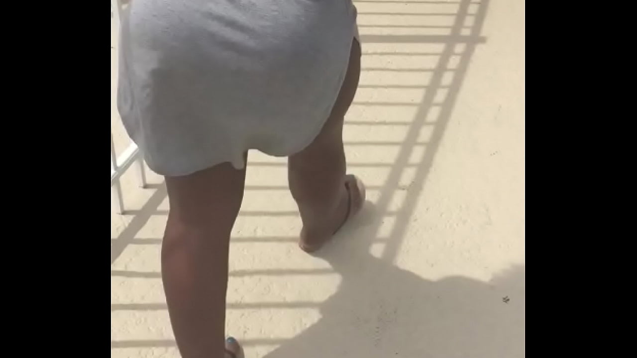 Phat booty walking