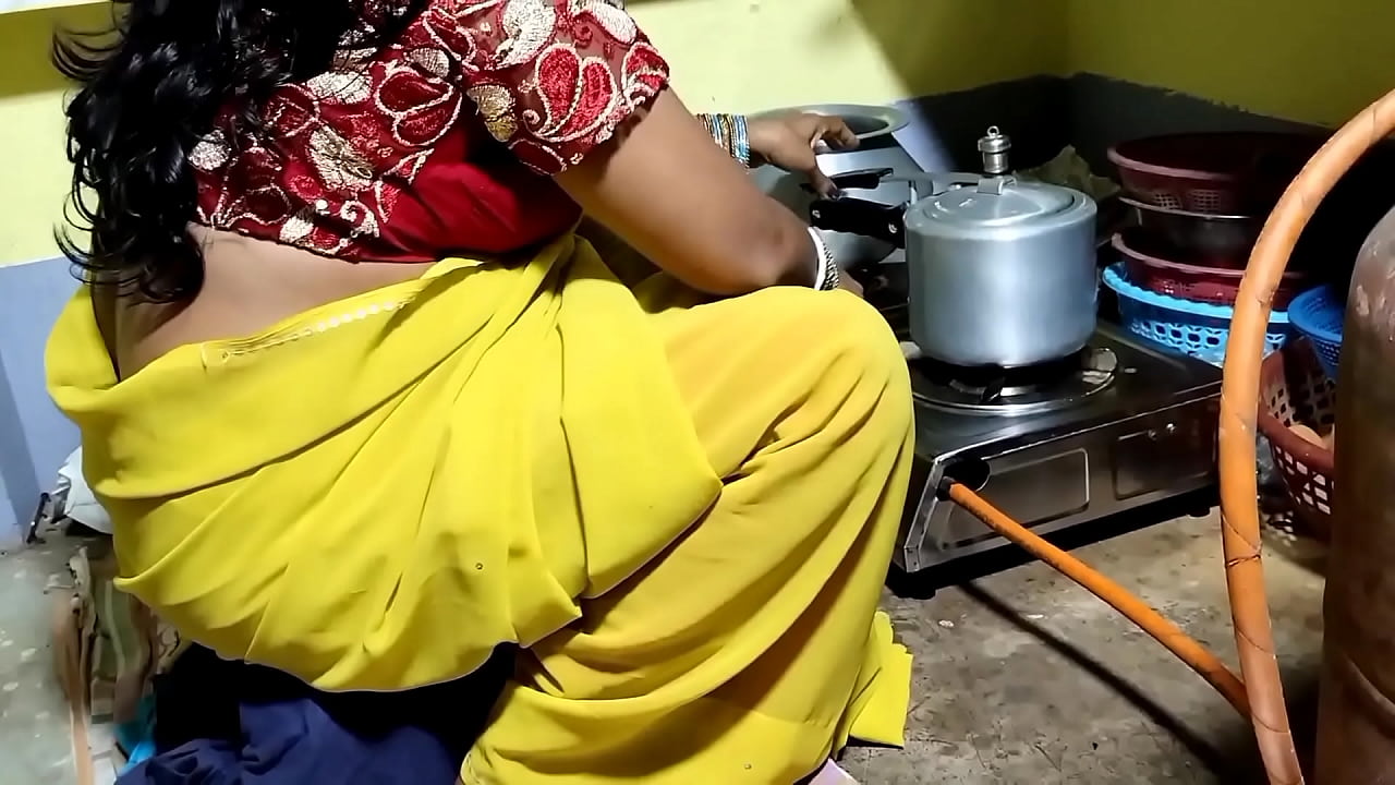 Dost ki biwi ko kitchen me doggy style me choda.bengali audio