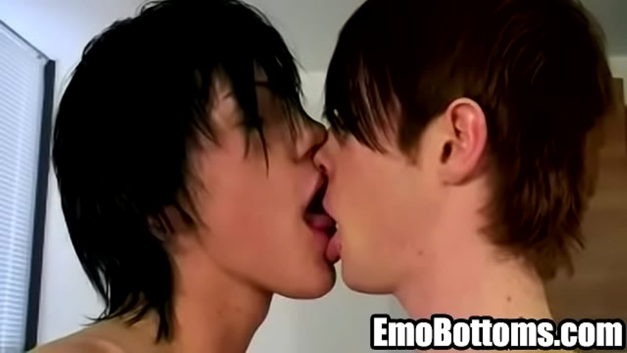 Emo twink Alex Cane gets his hard cock sucked on