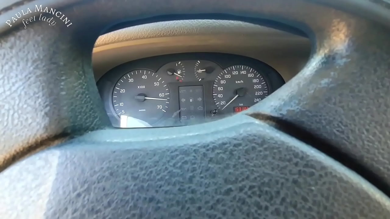 Revving Renault Scenic - 90' car