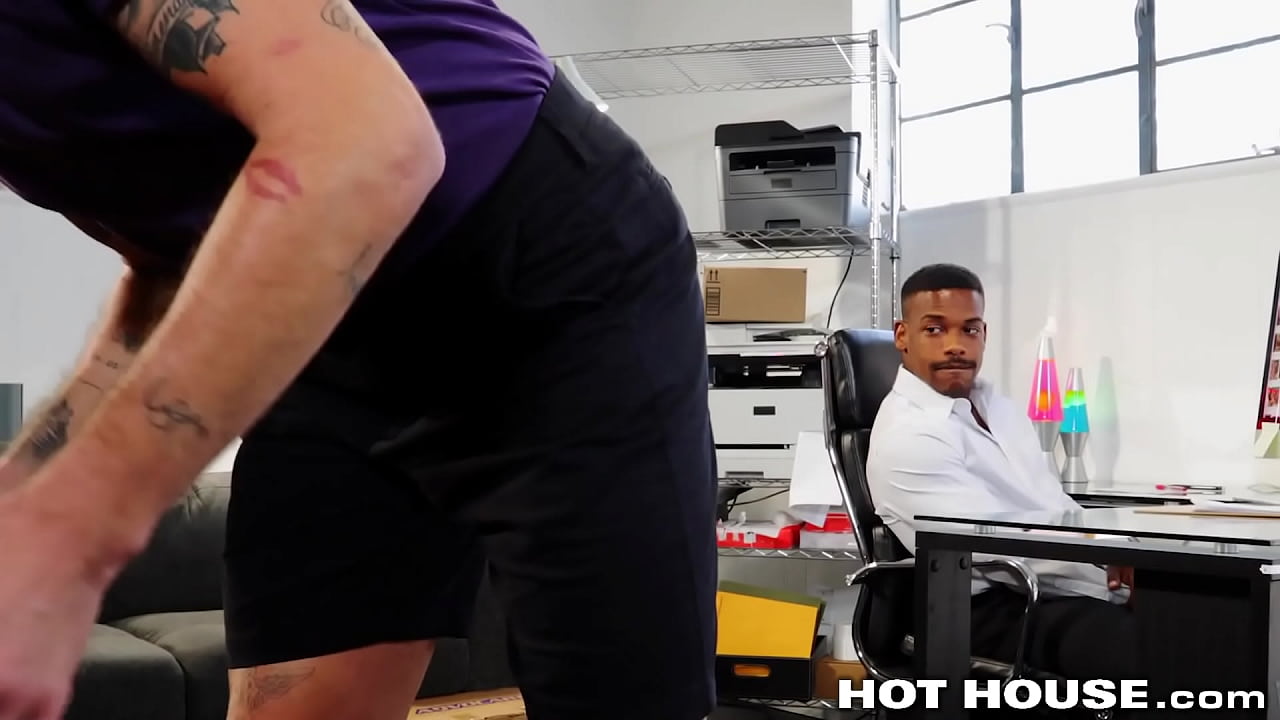 Tall Guy Hunk Fucks Ebony Employee In The Butt