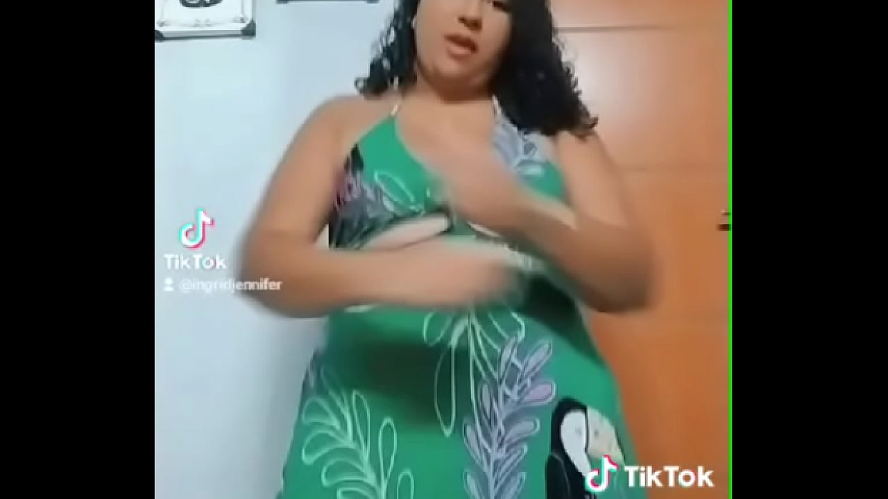 Baiana rebolando o rabao