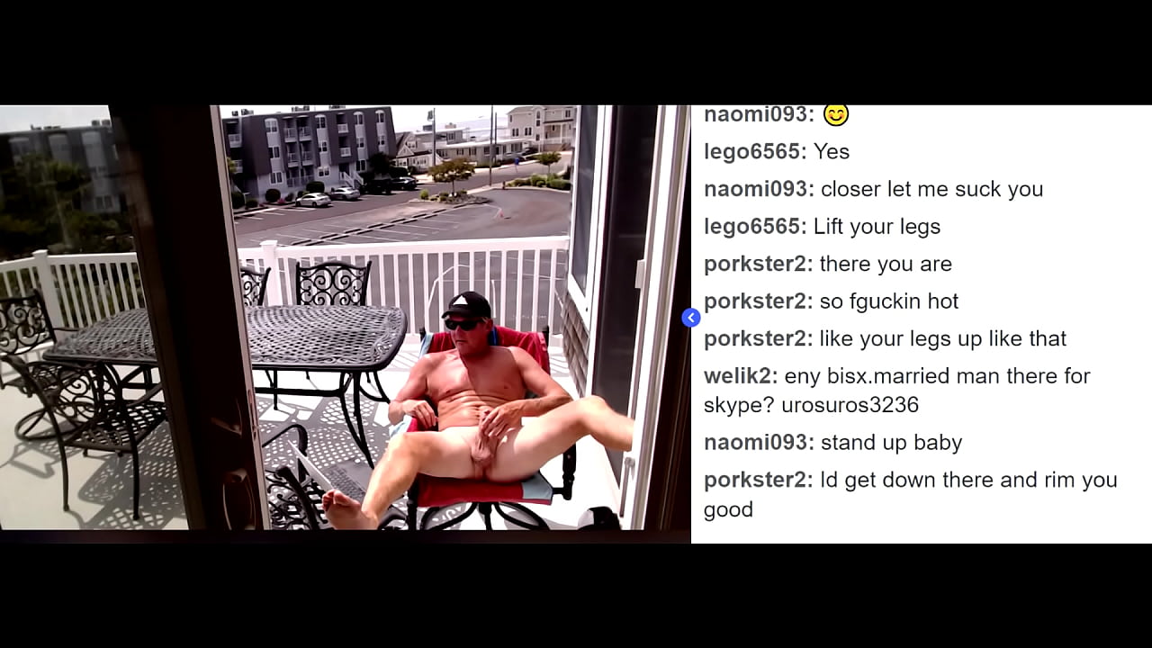 Naked on the balcony on Cam4