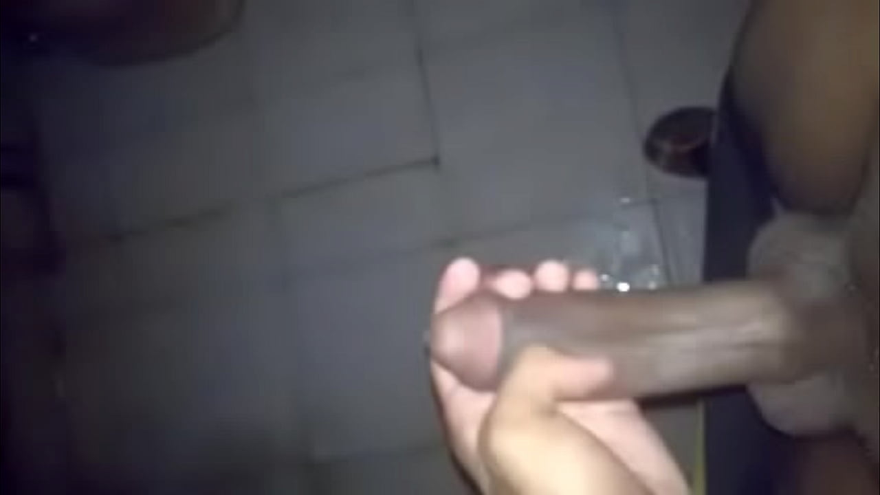 Batendo uma pra enviar vídeo pra uma galega gostosa que tem namorado.