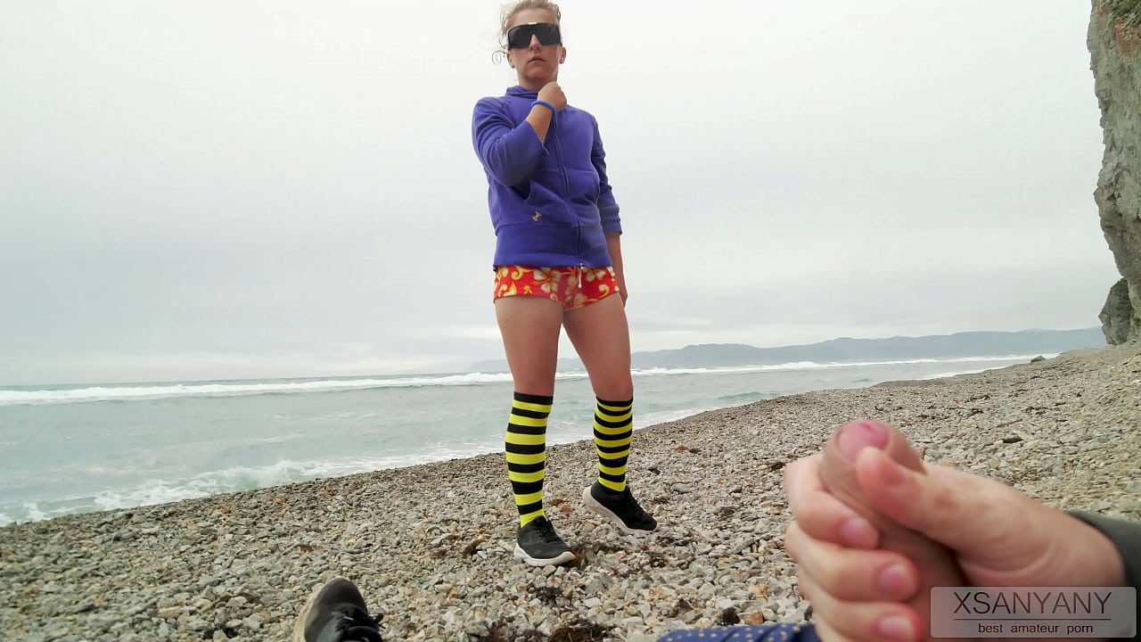 A CRAZY STRANGER ON THE SEA BEACH SIDRED THE EXBITIONIST'S DICK - XSANYANY