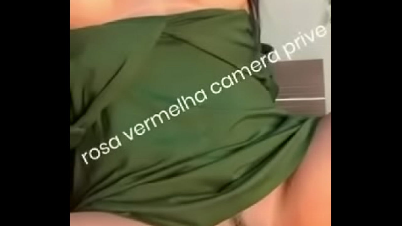 Vestidinho verde bucetinha ouro