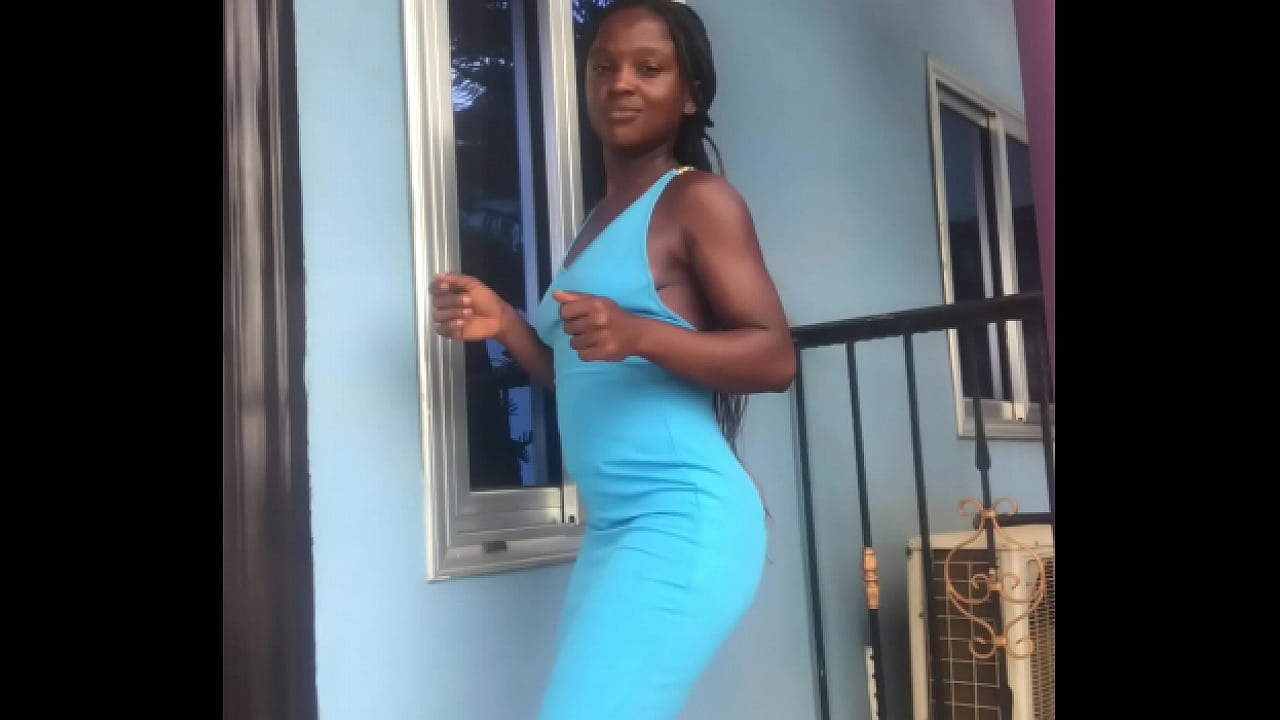 Crazybitch twerking on the balcony