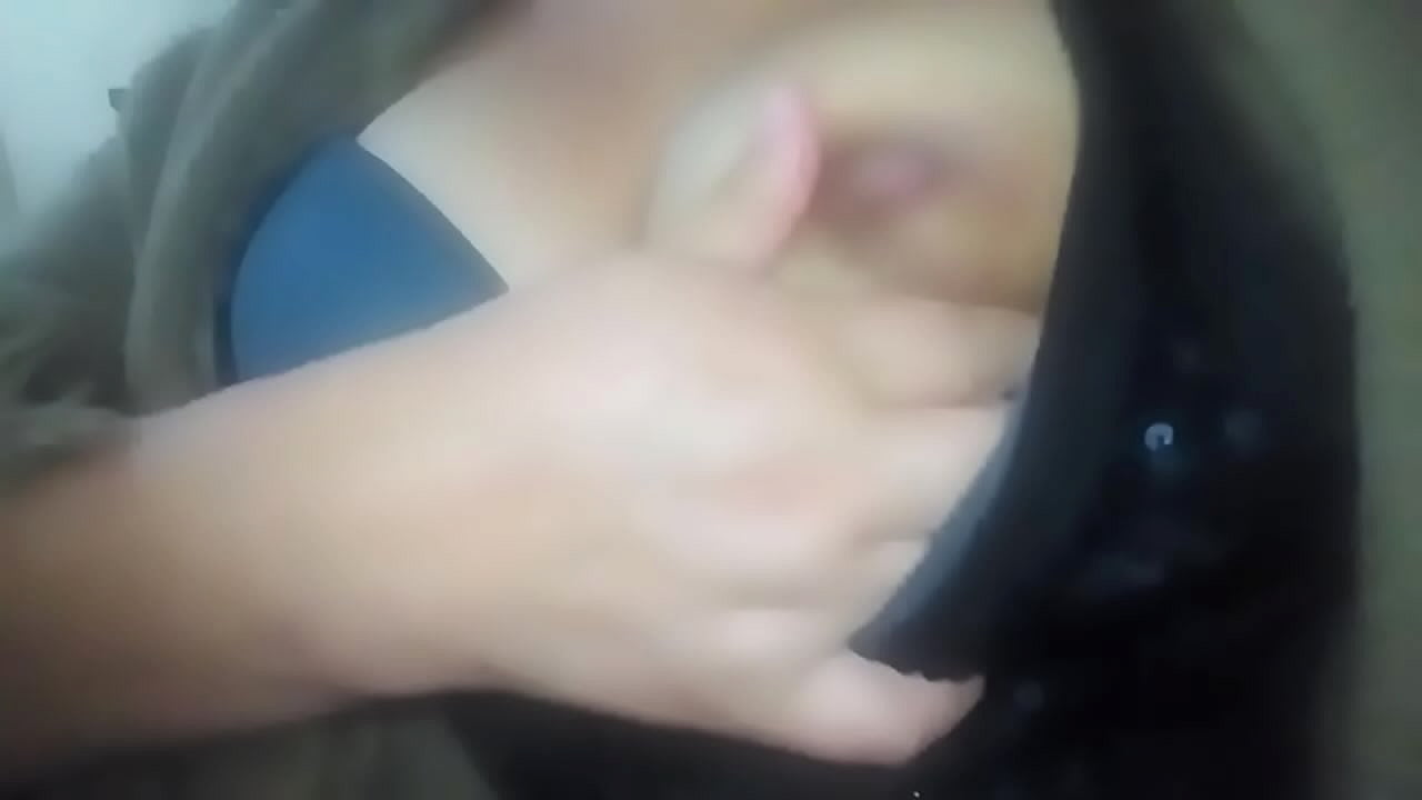 ME ENVIAN UN PAR DE VIDEOS UNO DE SUS PECHOS Y OTRO DE SU VAGINA