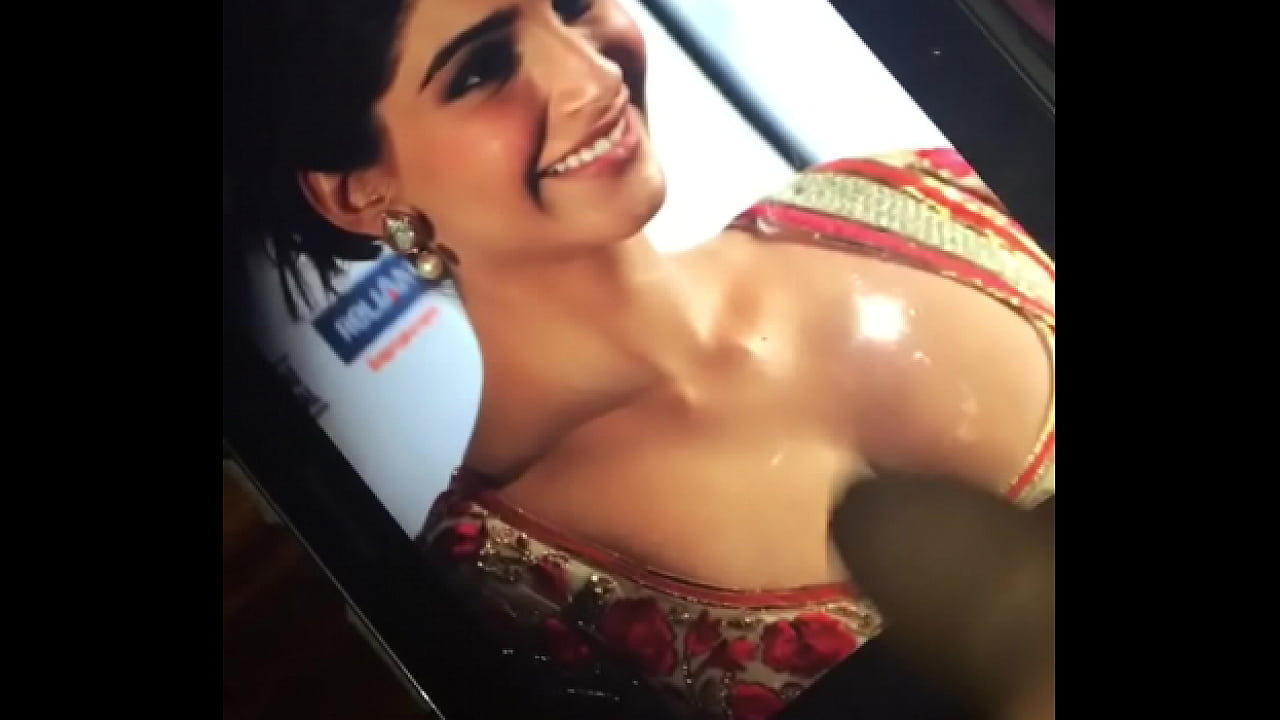 Sonam Kapoor cum tribute