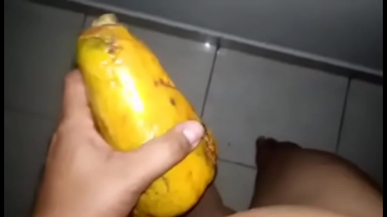 Me gusta comer papaya en Medellin