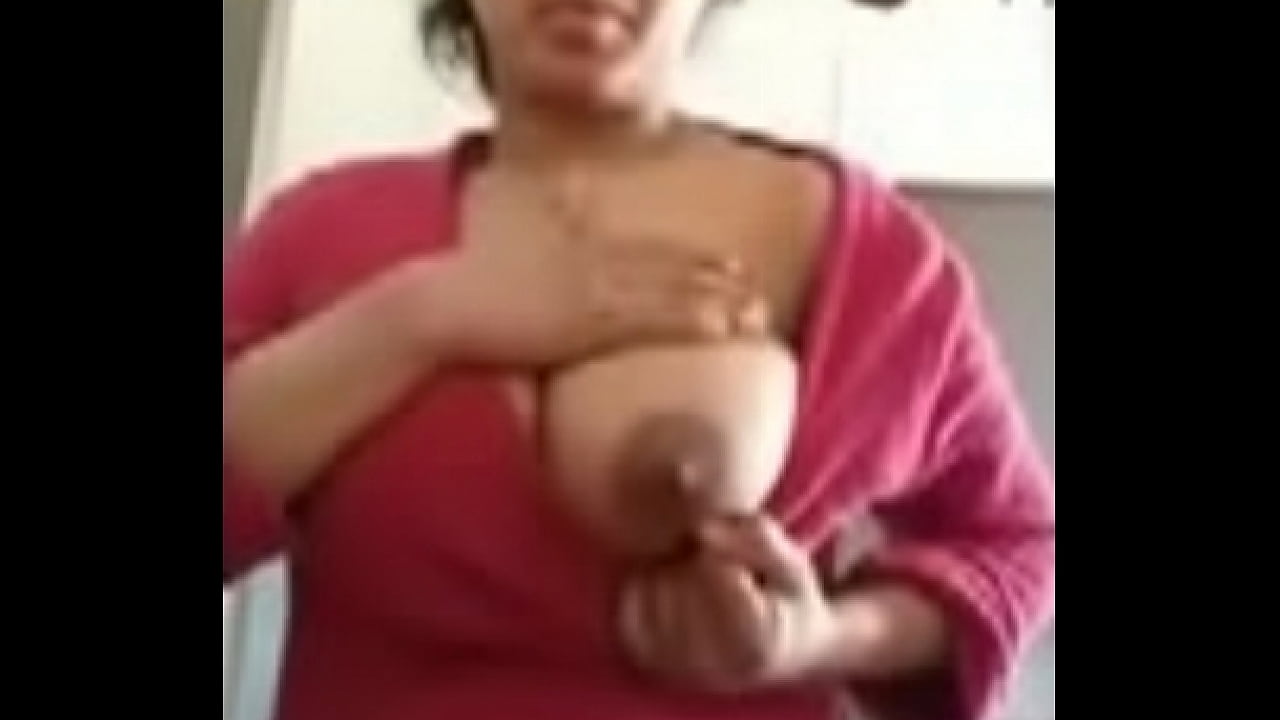 Desi house wife nude selfie video