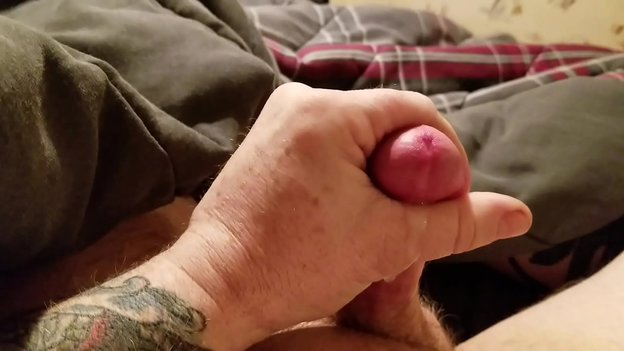 Older guy jerking off and cumming