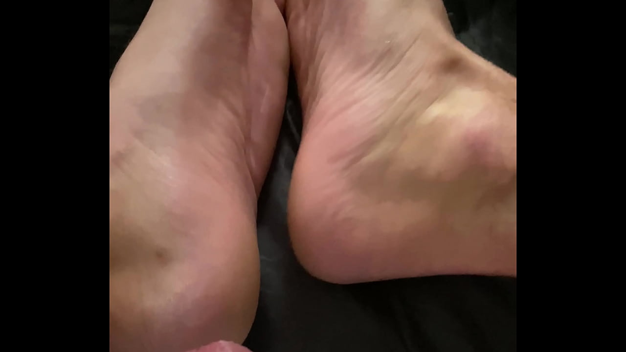 Cum twink feet