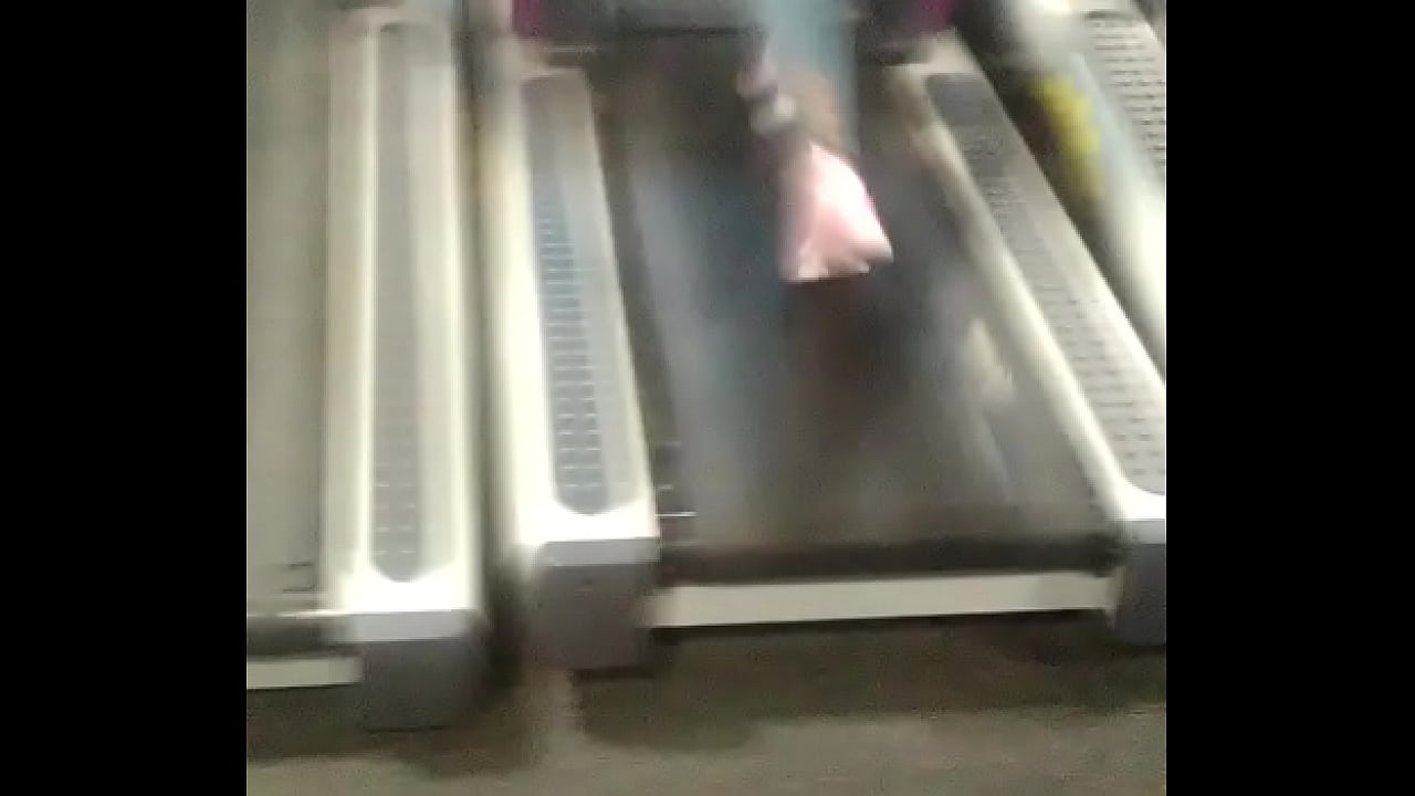 phat african ass on treadmill