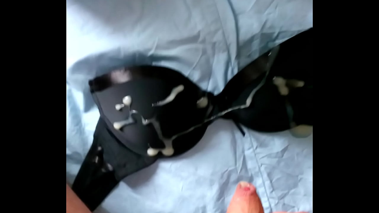 amateur men cum bra