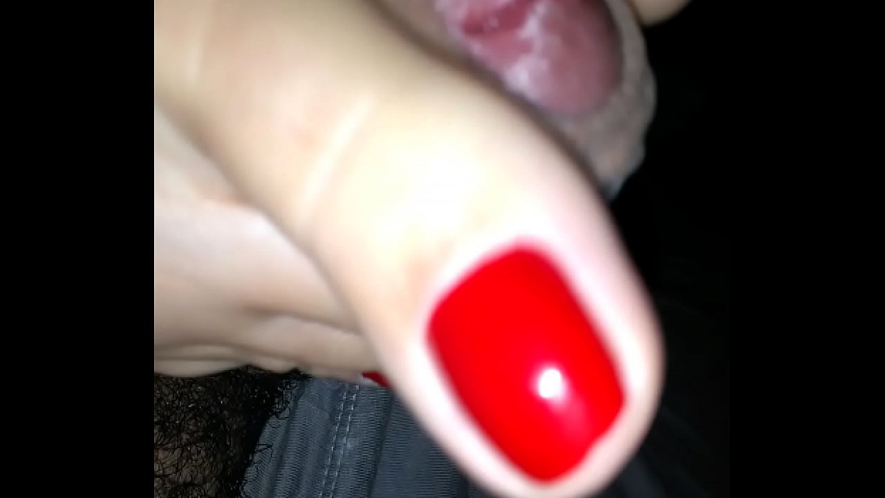 Pés com unhas vermelhas