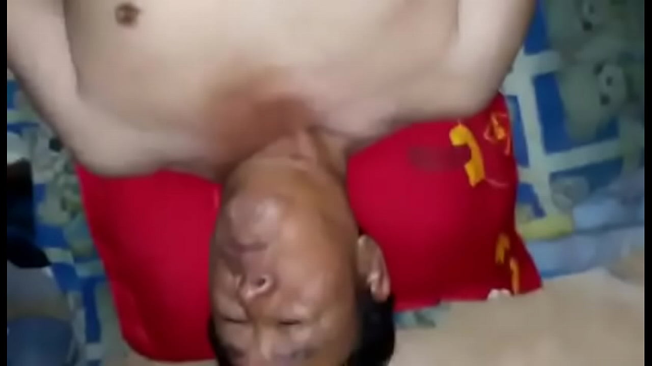 Gay khmer boy fucking old man