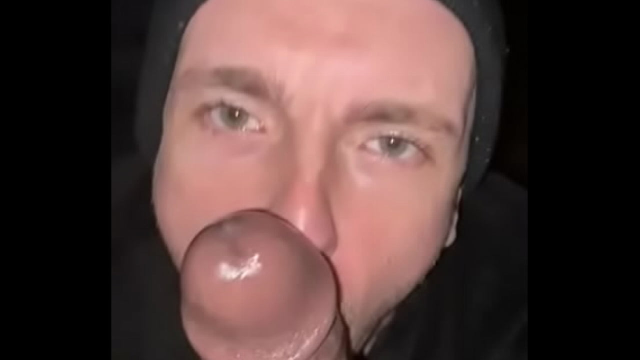 Throbbingmaxx sucks BBC