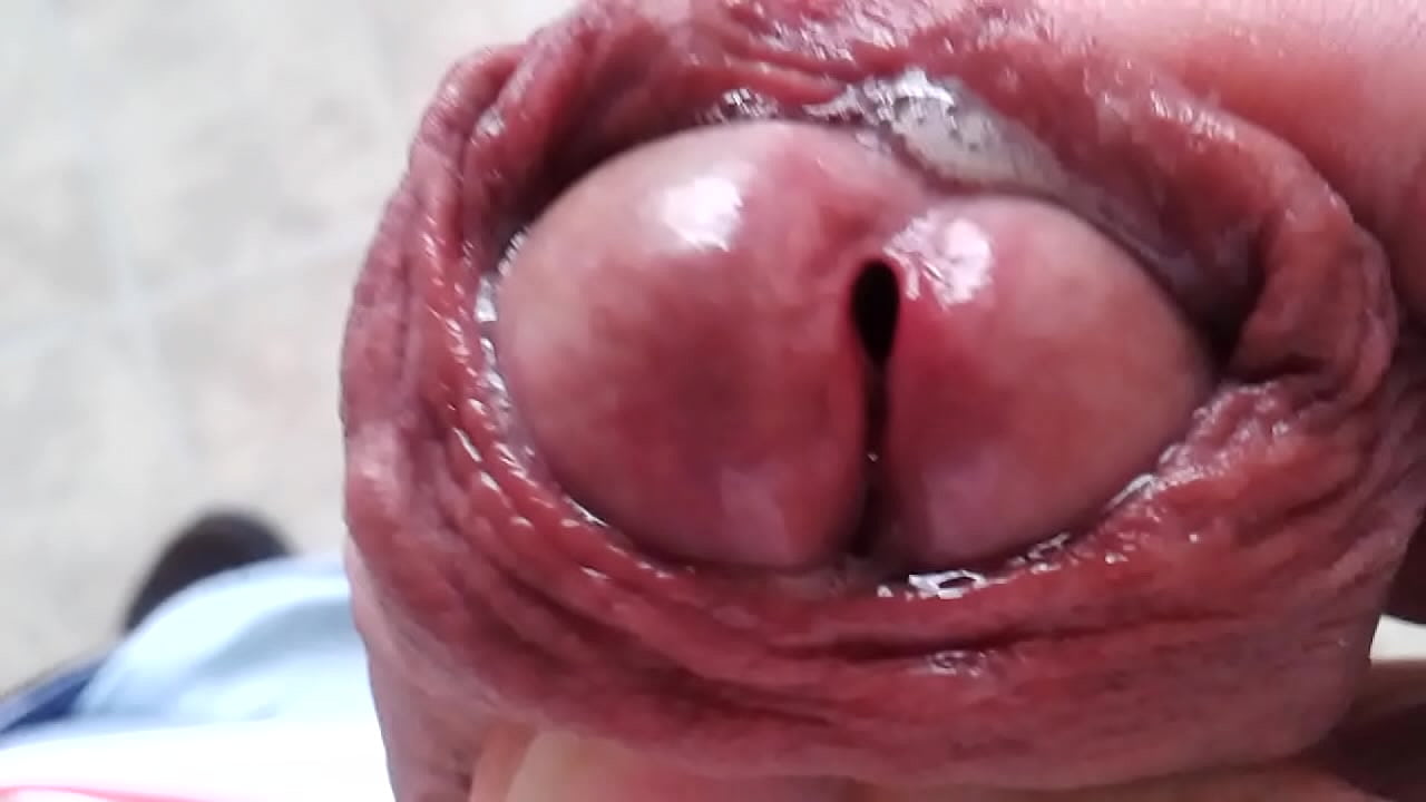 Gooey soft cockhead! Anyone wanna lick it clean?