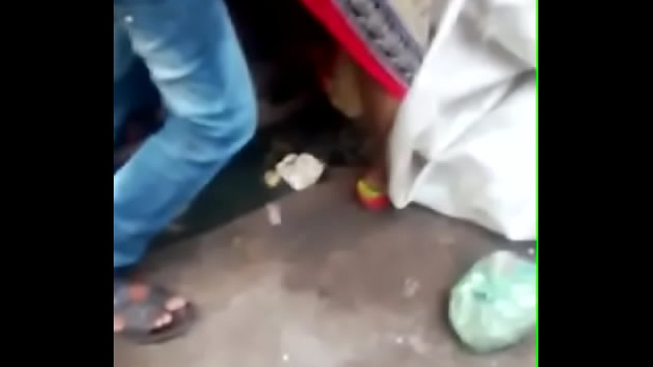 An Indian woman and man fucks in the street