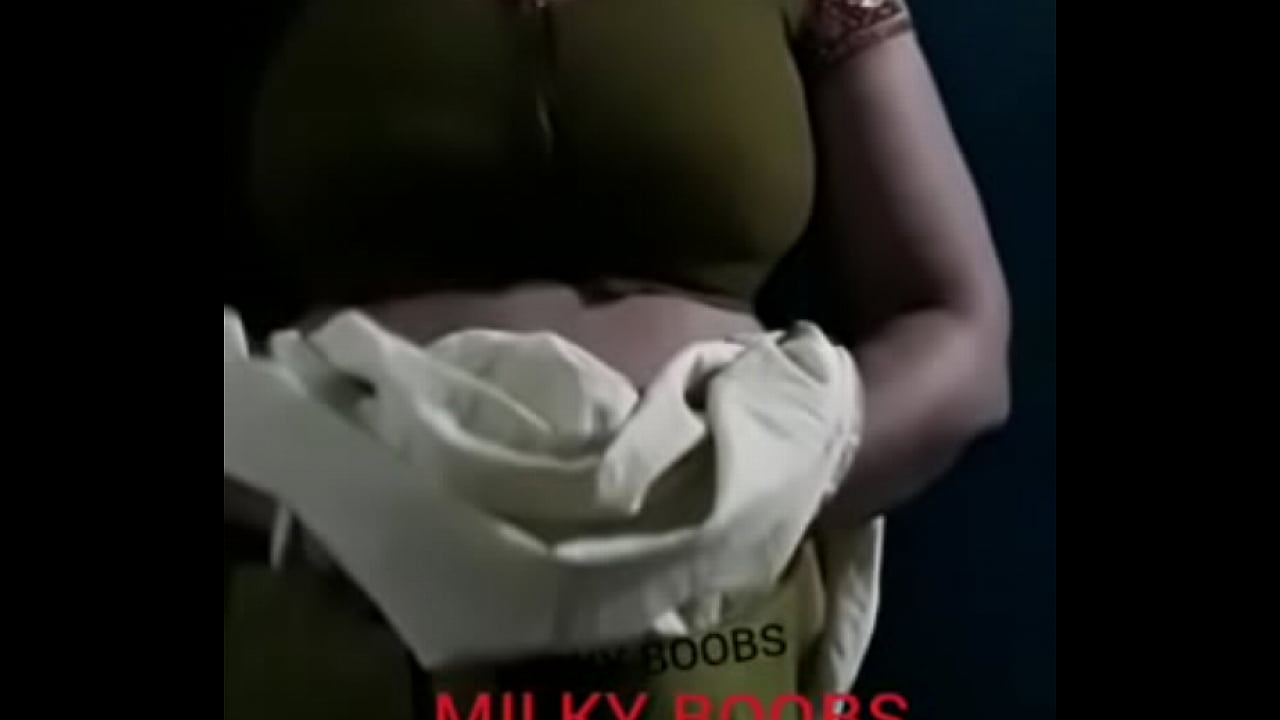 DESI HOUSEWIFE EXPOSING MILKY BOOBS