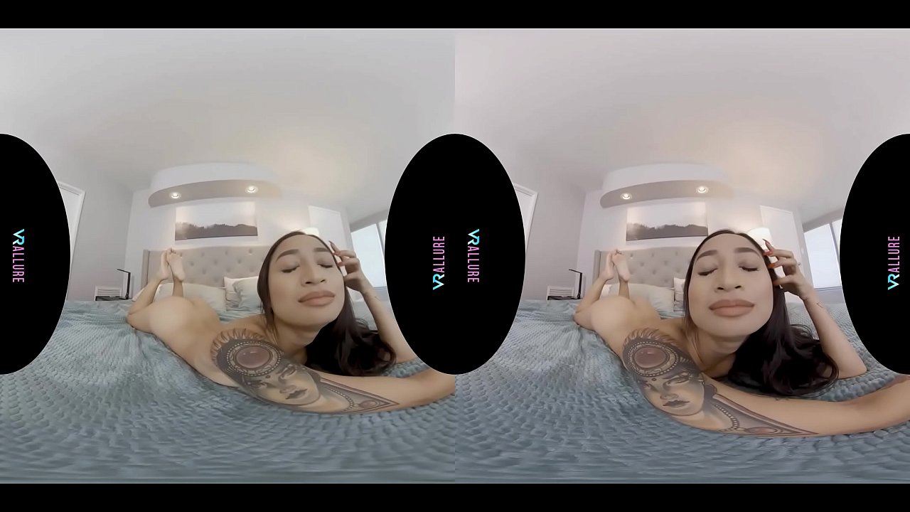 Tiny Asian cutie masturbates with multiple toys in virtual reality