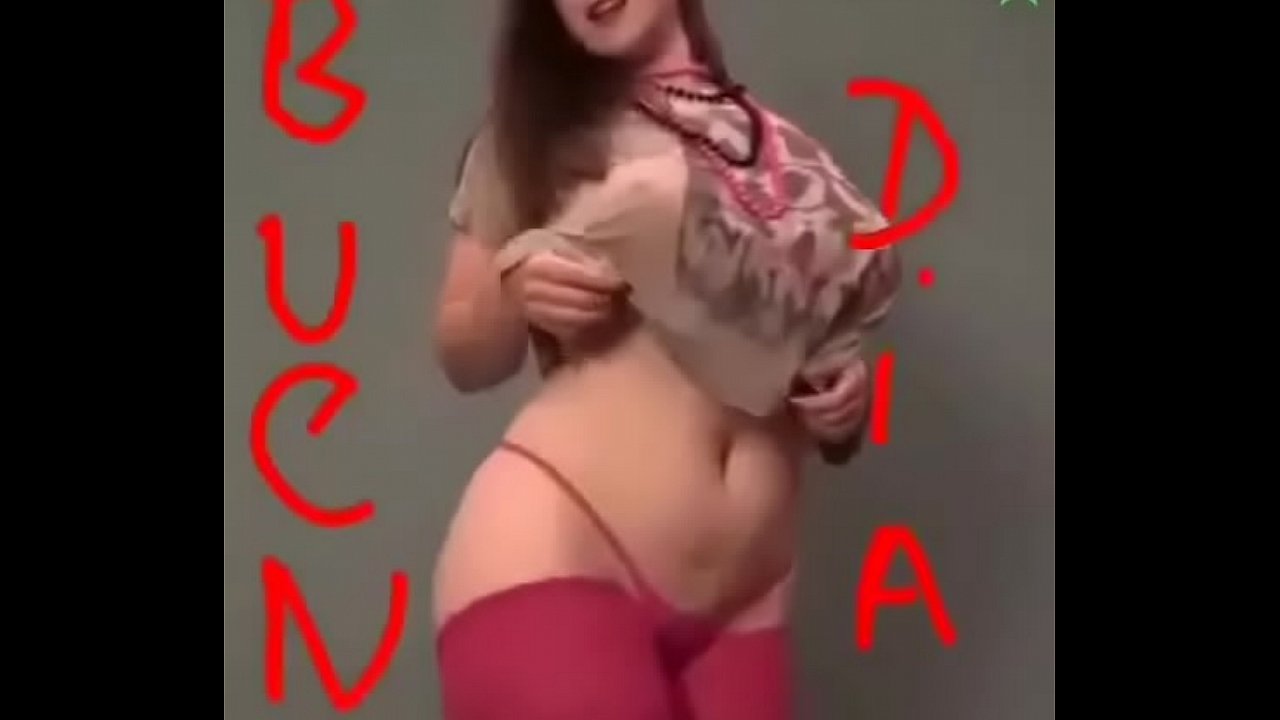 Modelo rusa de tremendas tetas