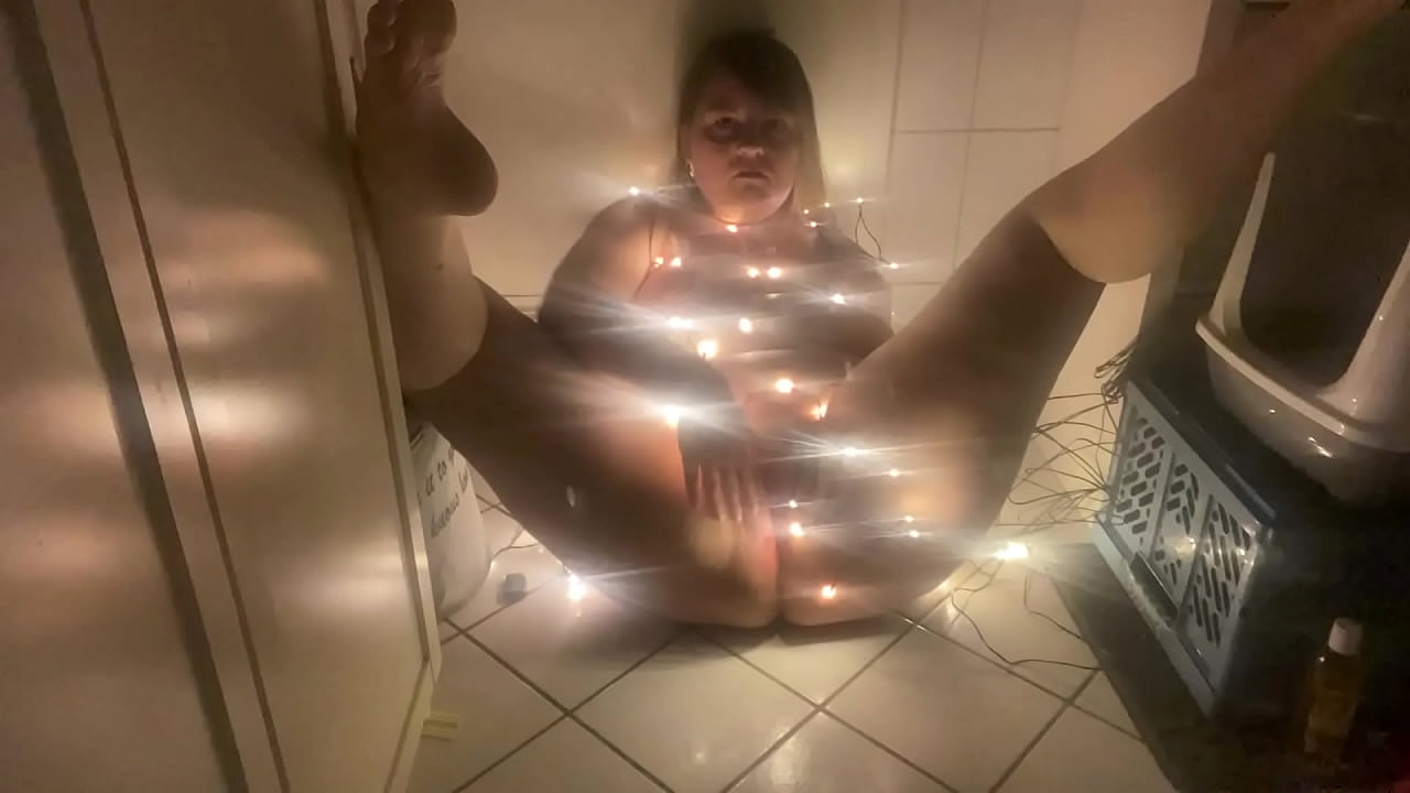 Amputee Girl masturbates Christmas Holiday Edition