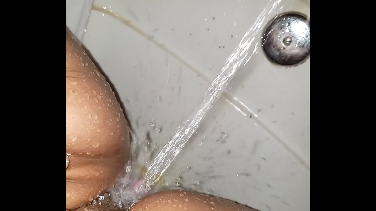Pussy water jet pleasure