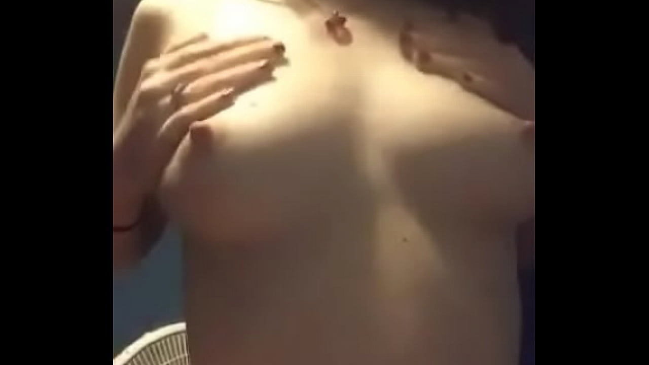 Girlfriend shows tits for bf
