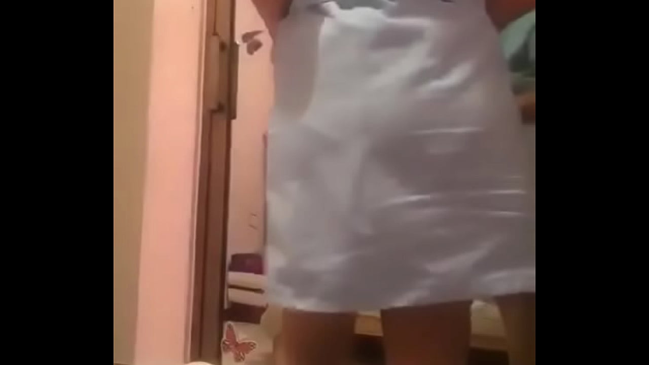 Amiga se quita la ropa