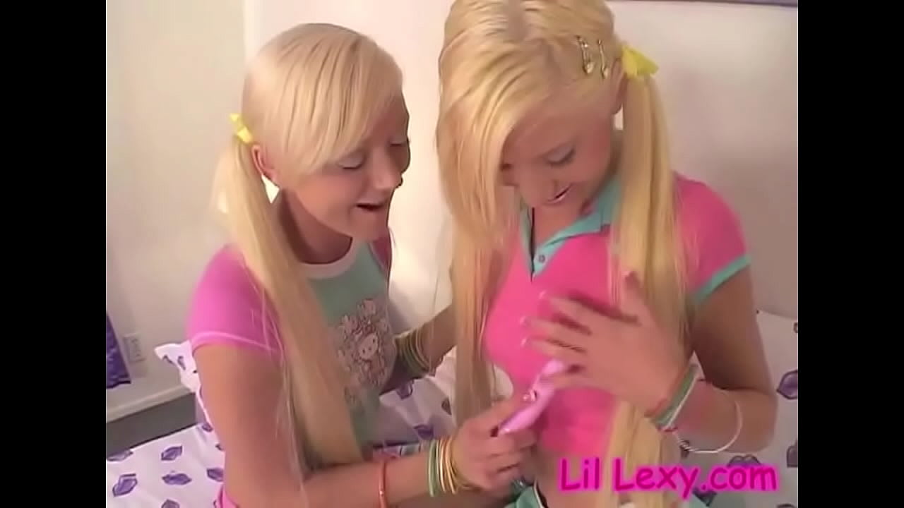 Lil Lexy Dildo Lesbian