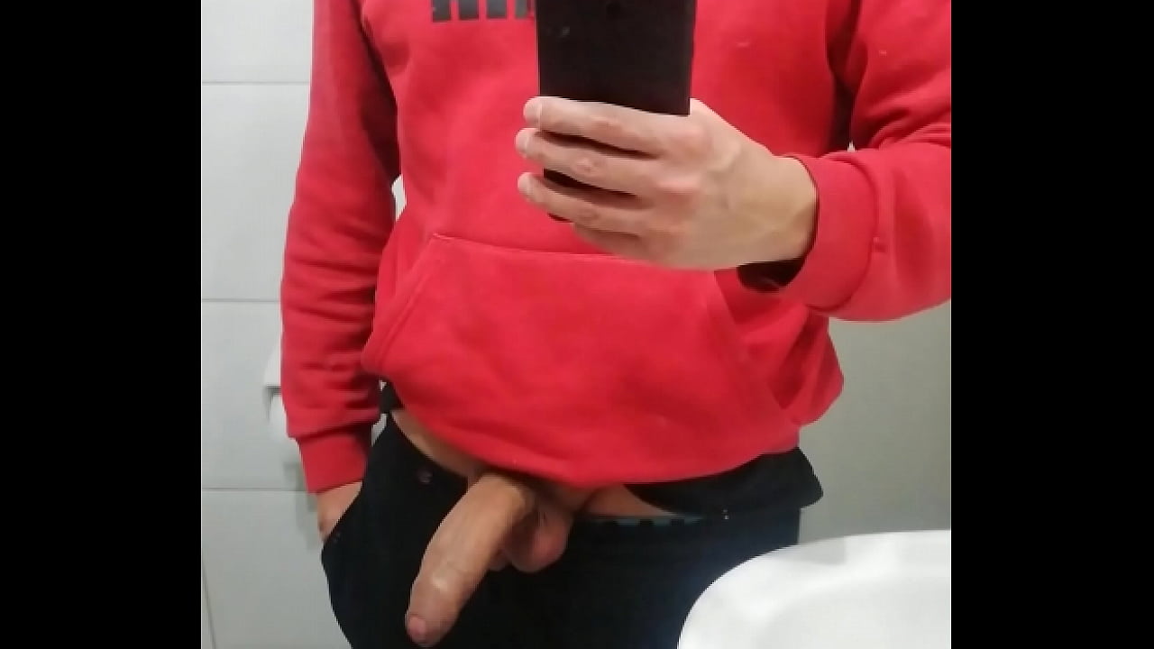 Paja en el baño ARRECHO con esta vega!