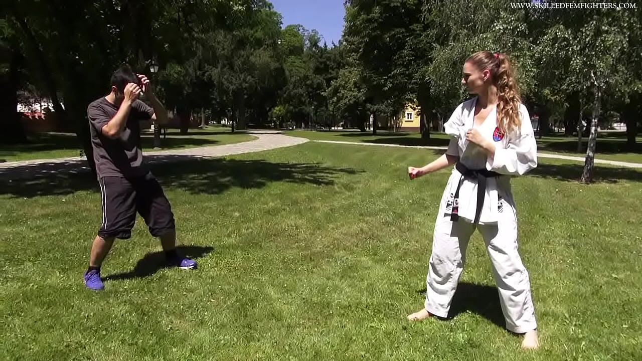 karate kicking 999