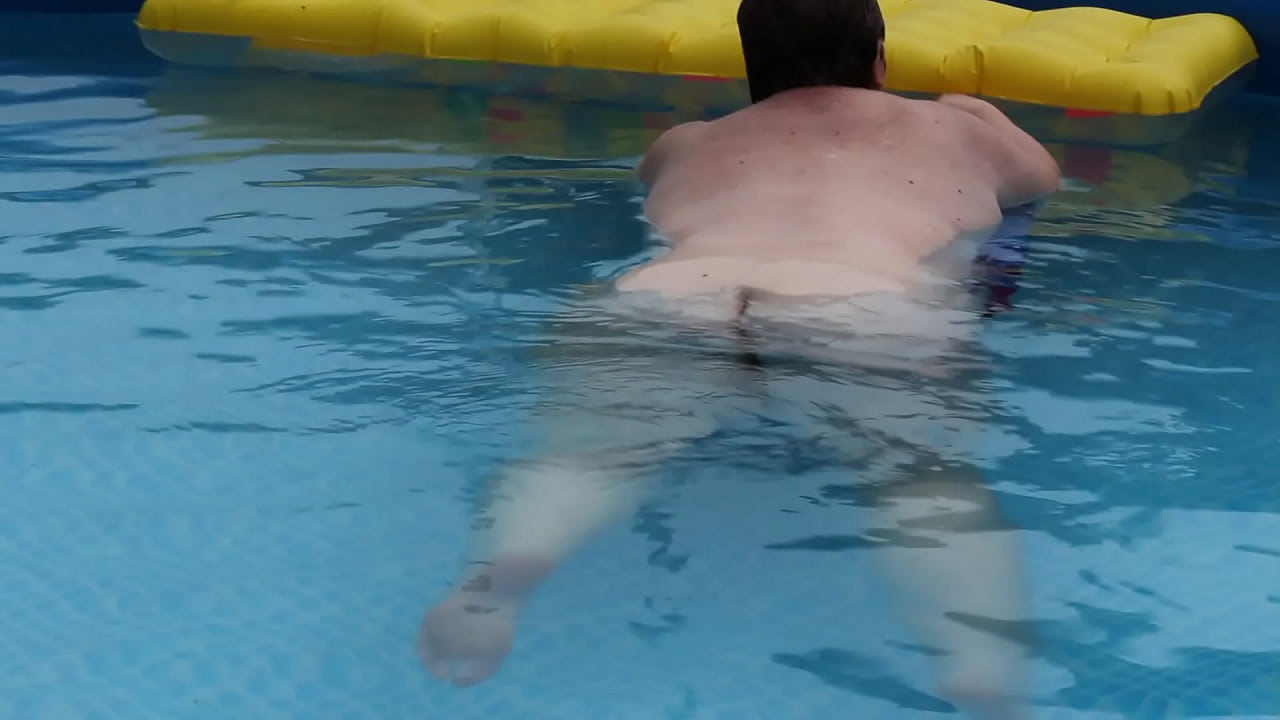 20150724 swimming pool 01.MOV