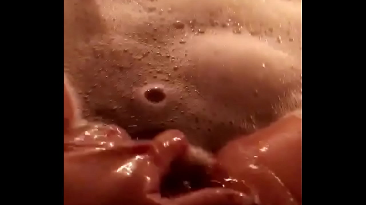 canada solo bath time touch hole pussy message me horny
