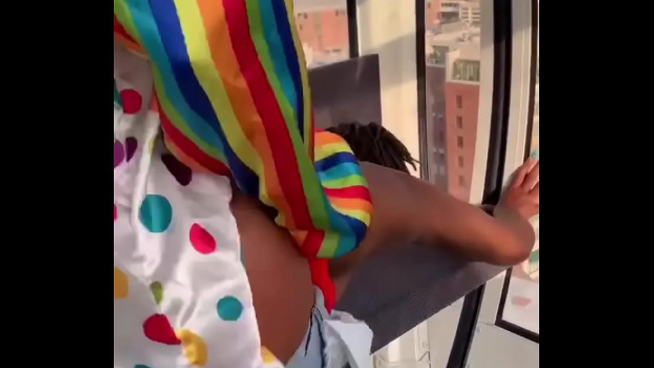 Clown bangs girl on a Ferris wheel in Atlanta