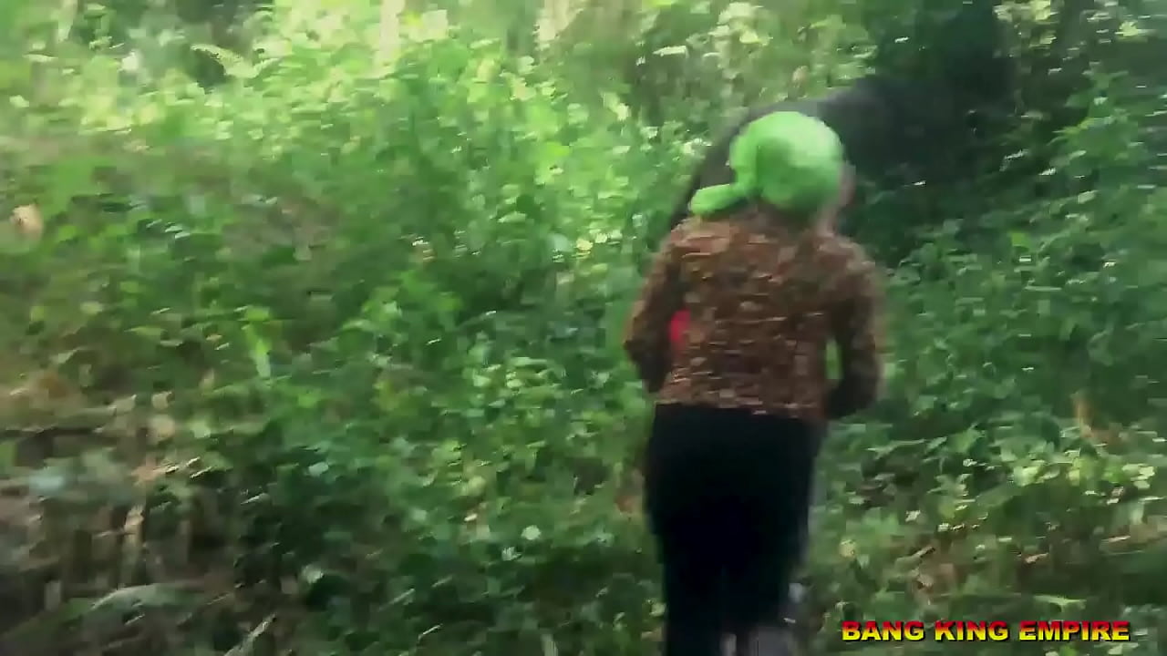 POPULAR AFRICAN PASTOR CAUGHT FUCKING A VILLAGE MAIDEN IN THE STREAM TO RENEW POWER