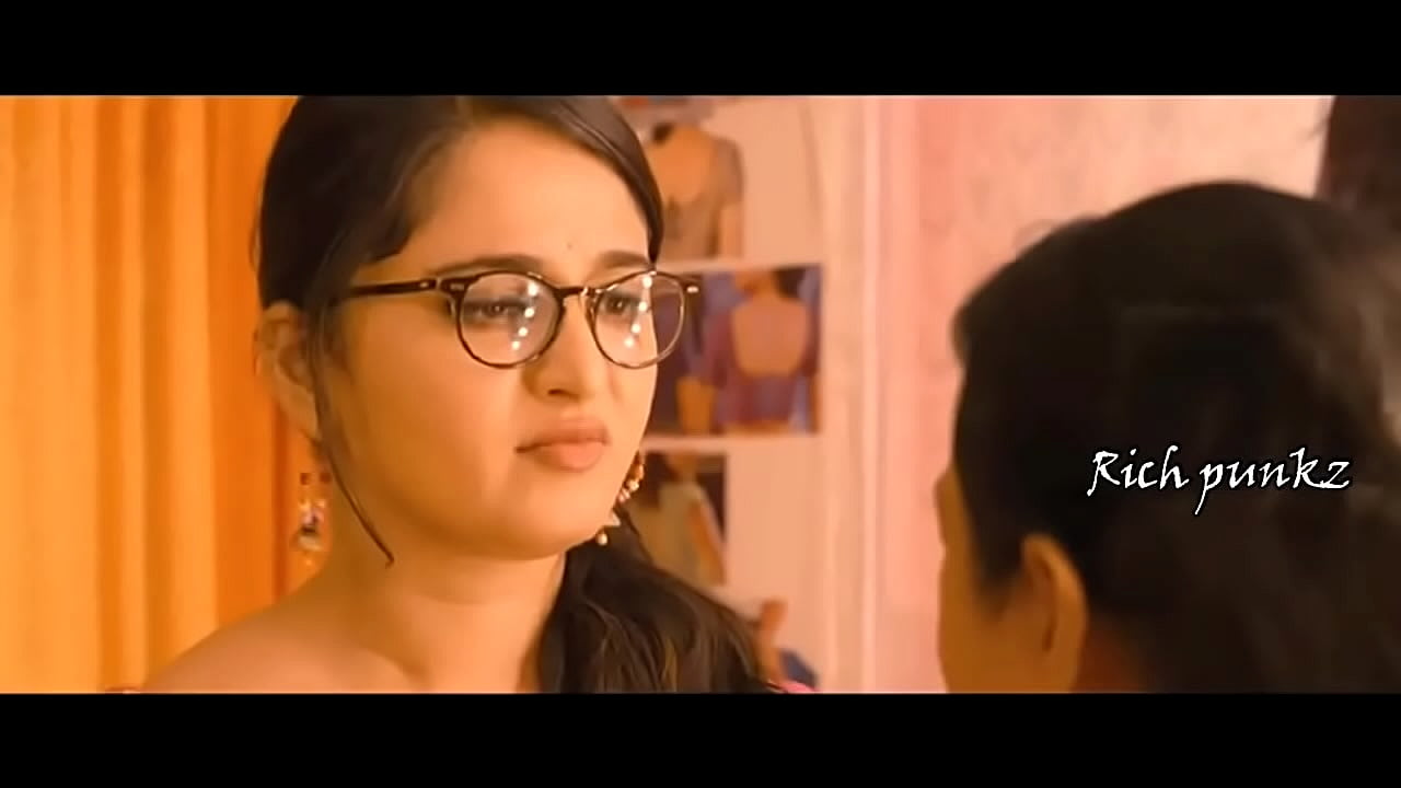 Anushka shetty blouse removed by tailor HD