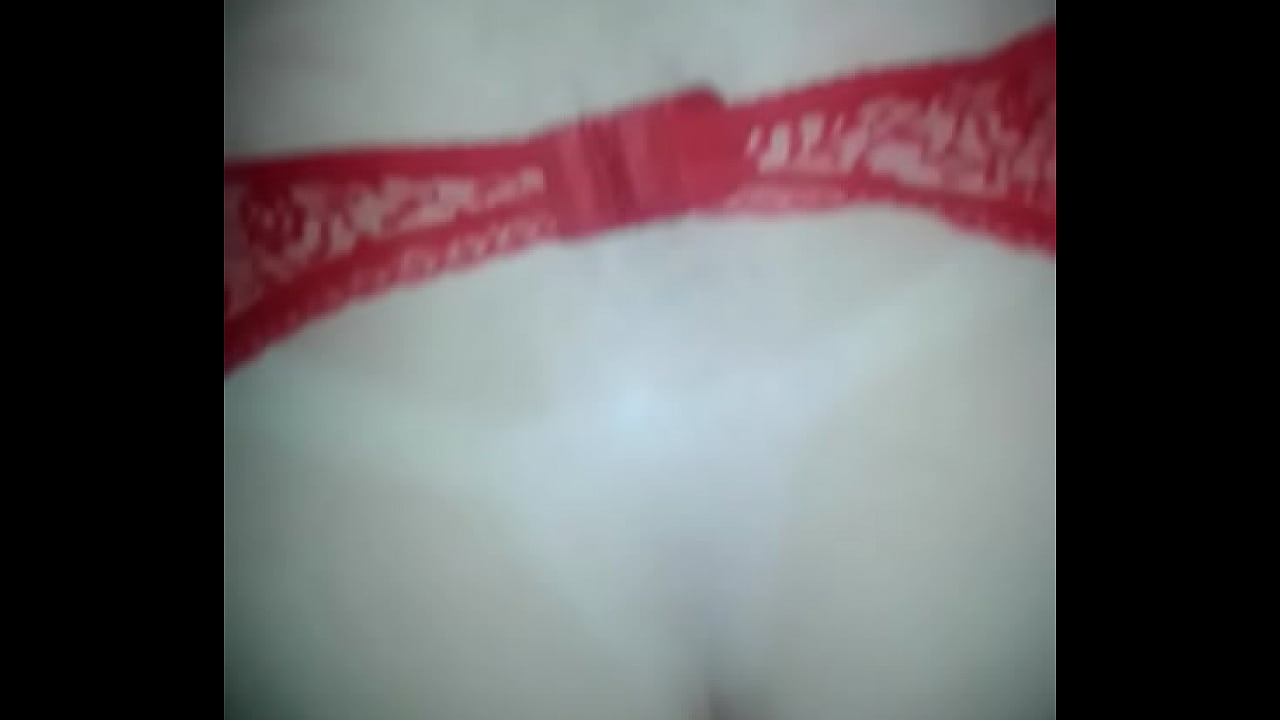 Amateur ts red lingerie metendo