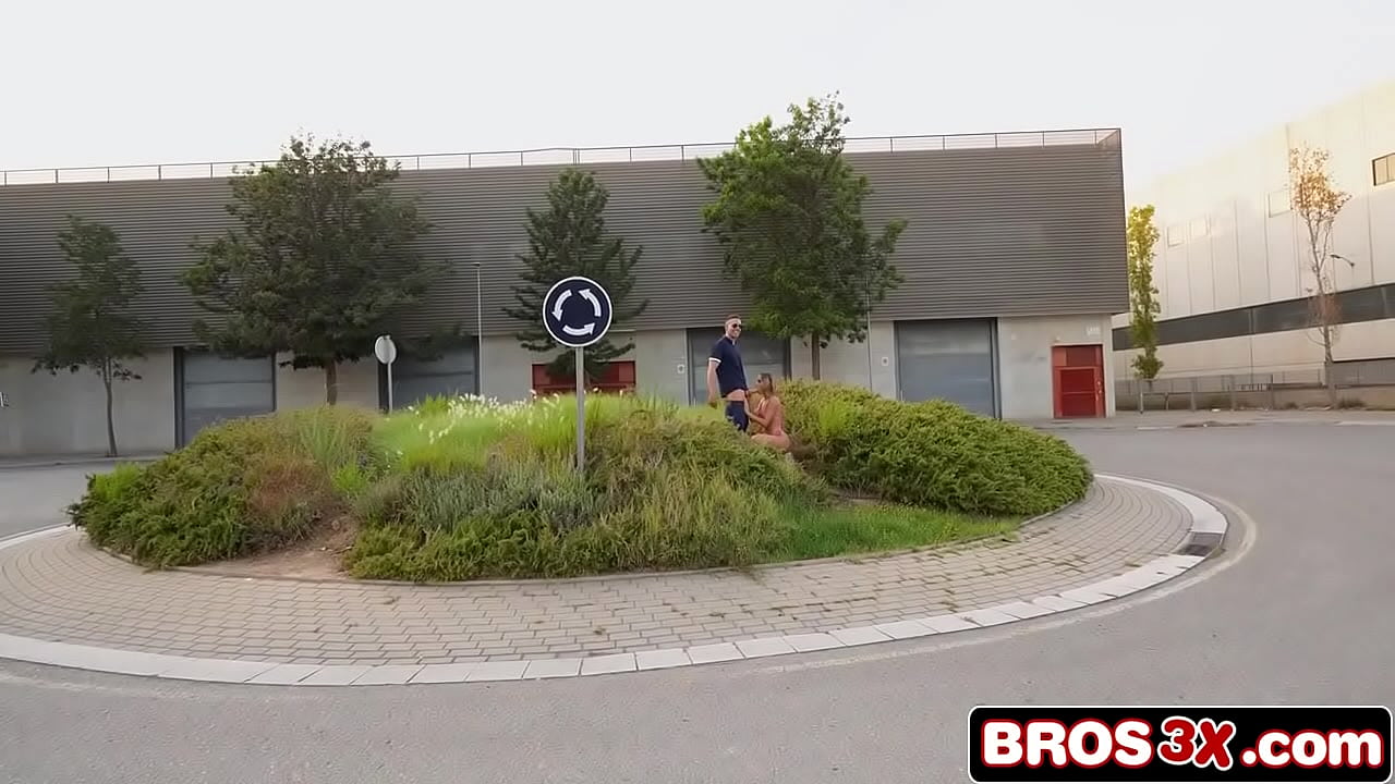 Crazy Spanish Couple Fucking at a Roundabout With Cars Passing